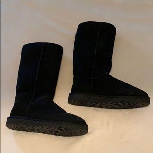 Size 7 Black tall classic UGG boots